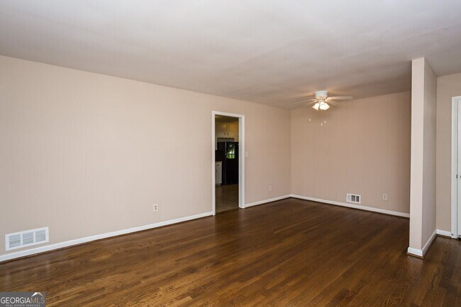 Building Photo - 1909 Argonne Dr