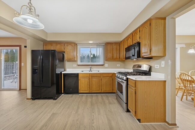 Building Photo - 145 Knightsbridge Dr