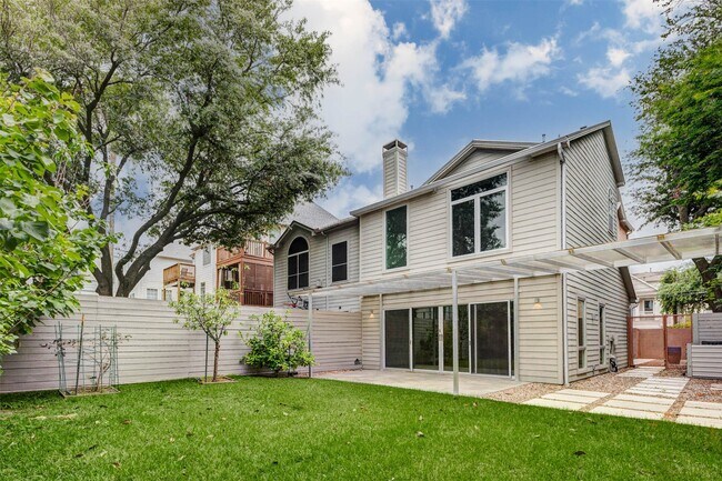 Building Photo - 1222 Marconi St