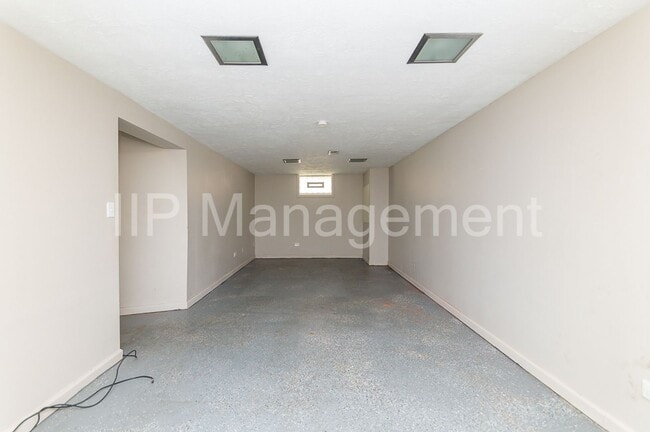 Building Photo - 14209 Emery Ave