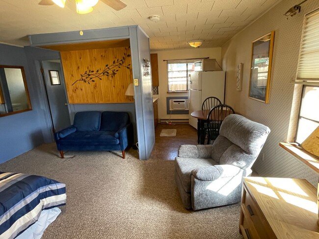 Building Photo - STUDIO APT - ROSE TREE INN, UPTOWN SEDONA-...