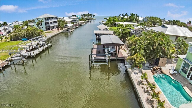 Building Photo - 2372 Baybreeze St