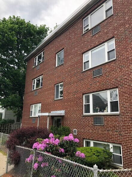 Building Photo - 10 Westford St