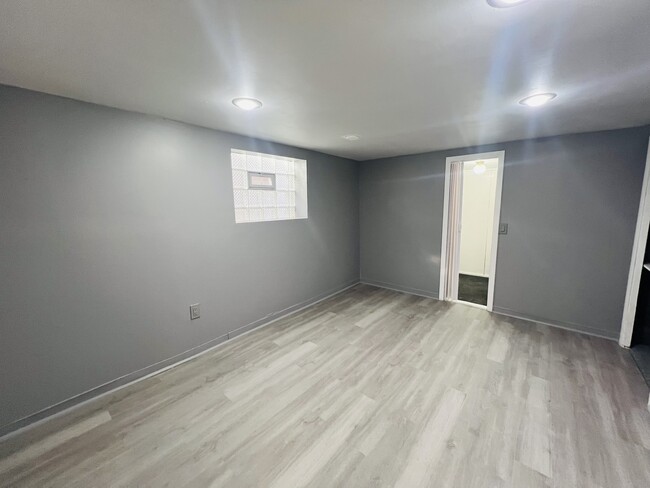 Building Photo - 3516 N Keating Ave