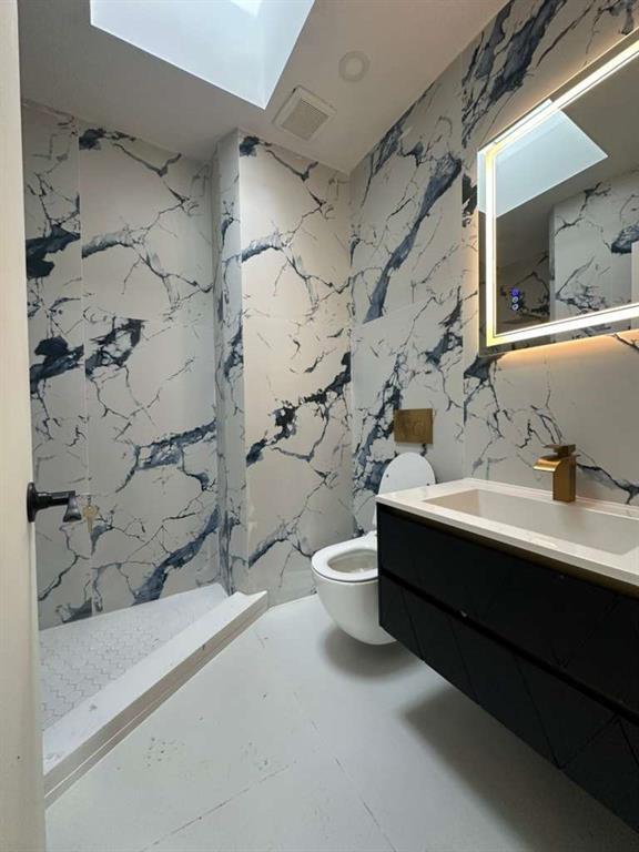 Building Photo - 3690 Shore Pkwy