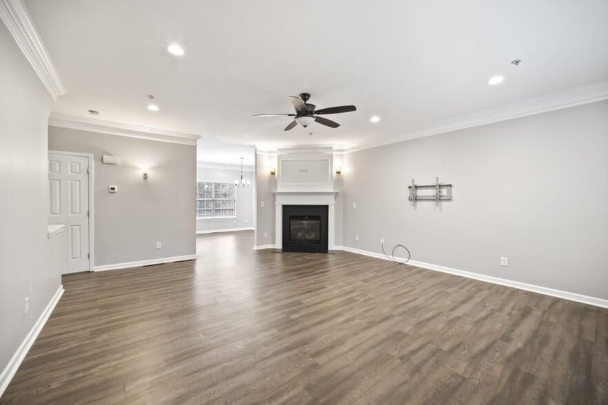 Building Photo - 1010 Society Way