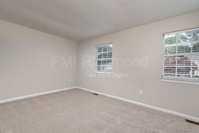 Building Photo - 1617 Congressional Ct
