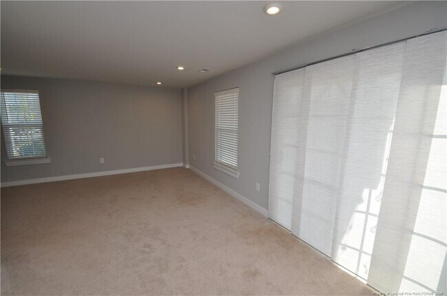 Building Photo - 200 Misty Pike Dr