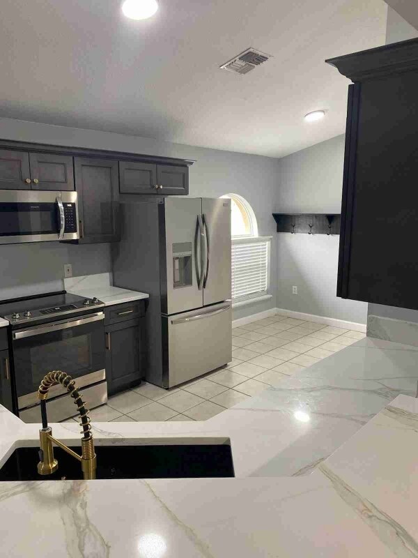 Building Photo - 14426 Lake Price Dr