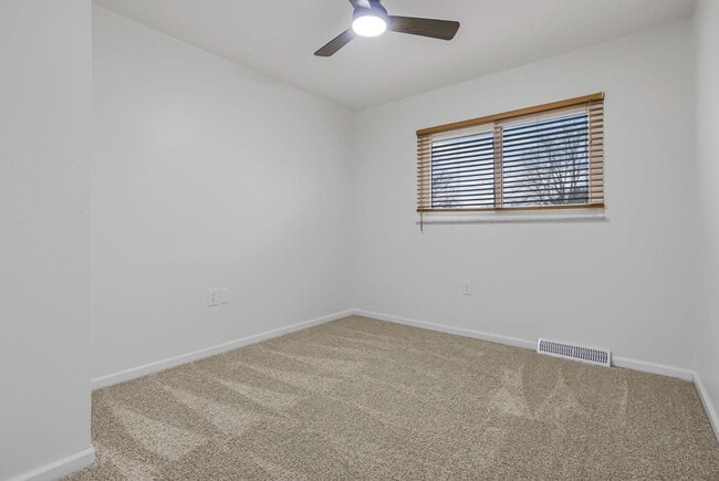 Building Photo - 6400 Firethorn Ave