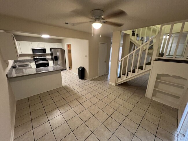 Building Photo - Brightside View