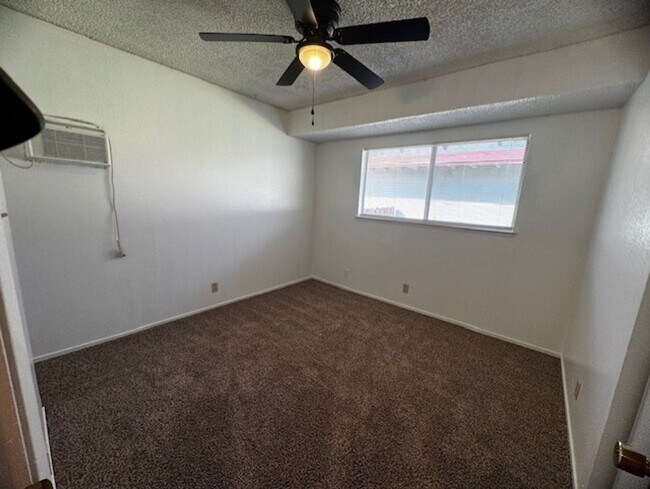 Building Photo - Charming 2 Bedroom/1 bathroom home