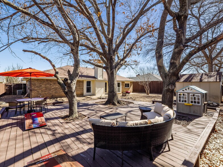 Building Photo - 1113 Roaring Springs Dr