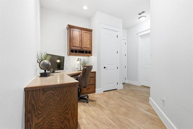 Building Photo - 516 Hearth Terrace