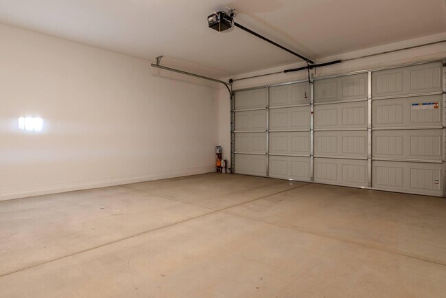 Building Photo - 11248 E Unger Ave