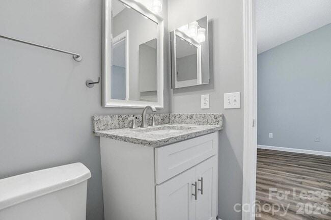 Building Photo - 1760 Forest Side Ln