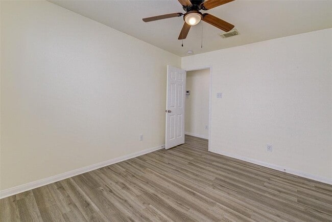 Building Photo - 25211 Clover Ranch Dr