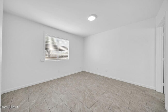 Building Photo - 2701 E Tierra Buena Ln