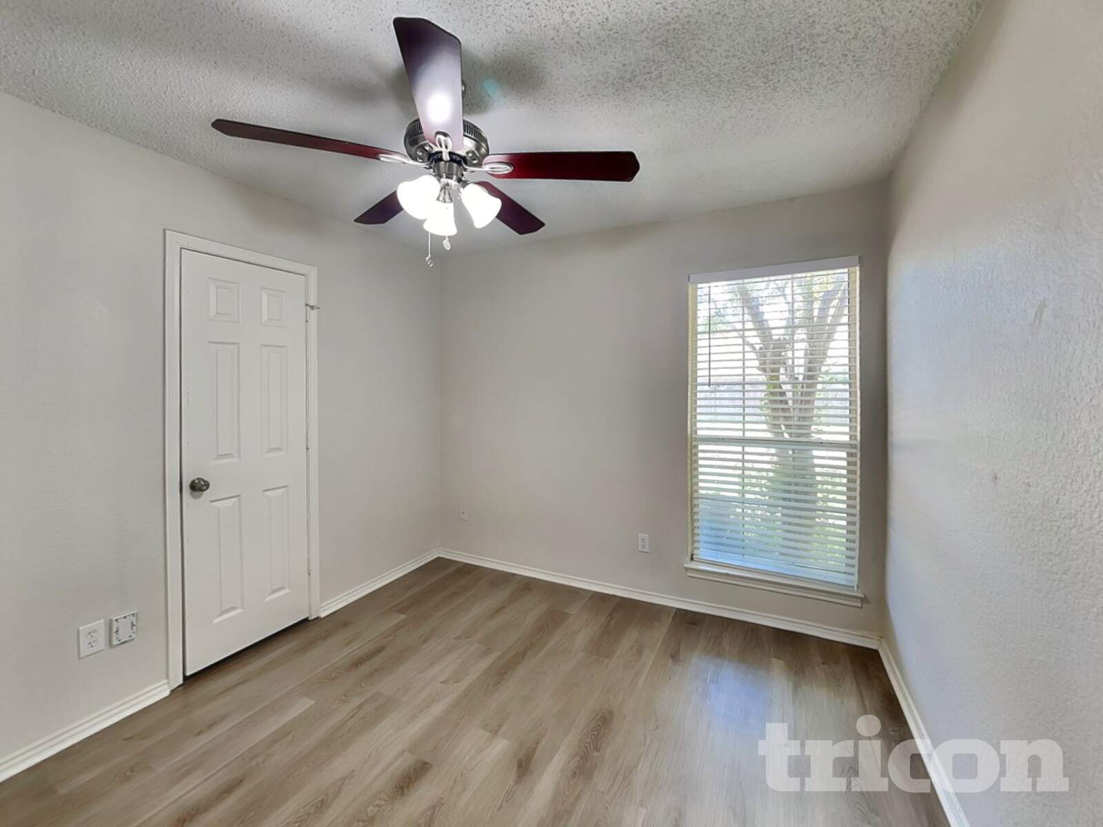 Building Photo - 615 Sherman Dr