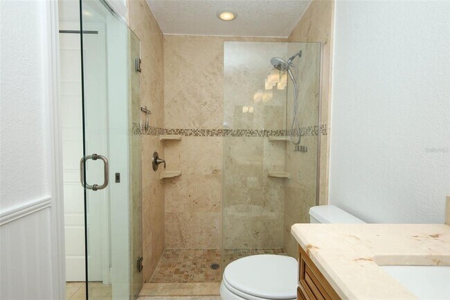 Building Photo - 411 Valencia Cir