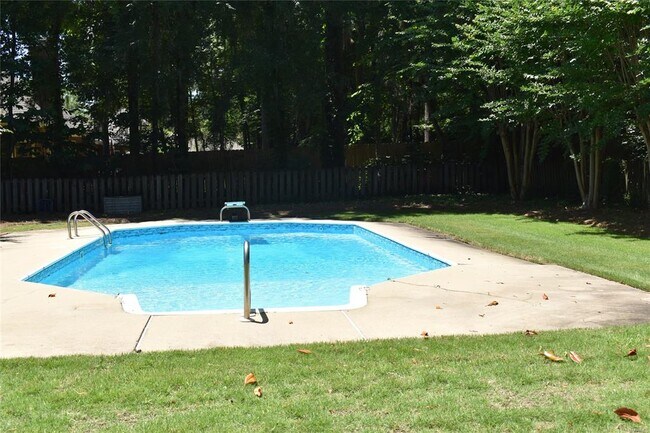 Building Photo - 8212 Glynnwood Dr