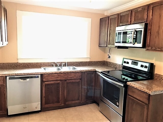 Building Photo - 107 Laircey St