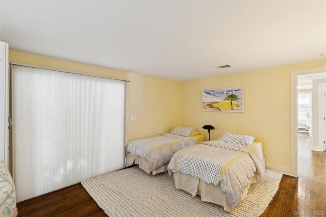 Building Photo - 6 Sunset Rd