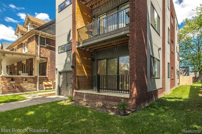 Building Photo - 4530 Commonwealth St