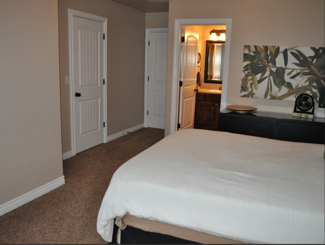 Building Photo - 285 S 810 W