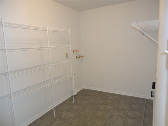 Building Photo - 10395 Butler Dr