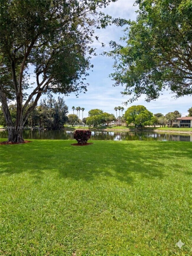 Building Photo - 15500 Lakes of Delray Blvd