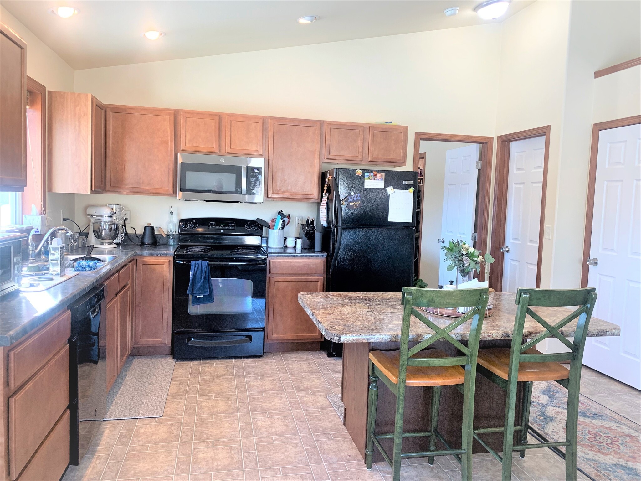 Building Photo - 227 Dakota Trl