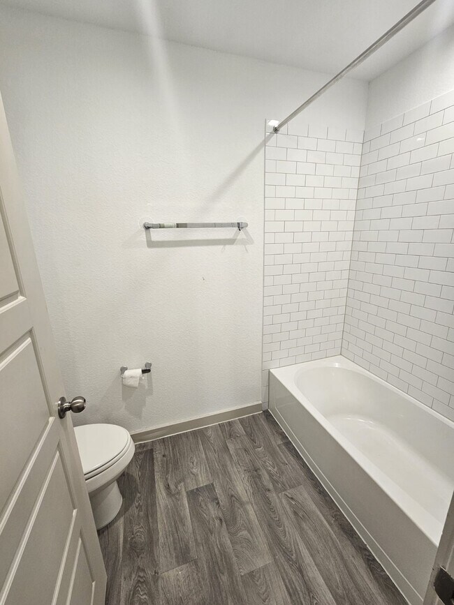 Building Photo - 12816 Heddington Grv Ln