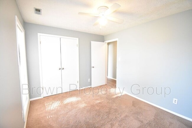 Building Photo - 1909 Tryon Dr