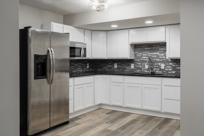 Building Photo - 7337 Collister Rd