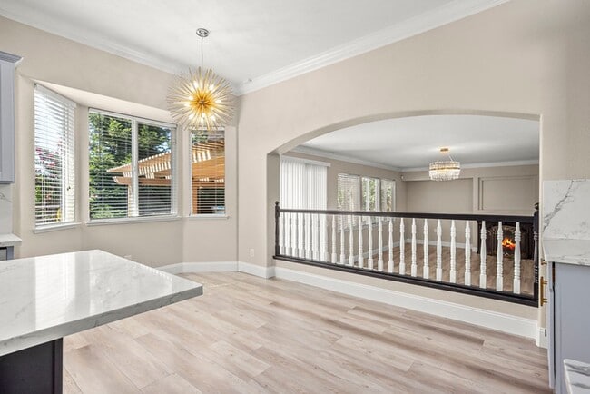 Building Photo - For rent: spacious and updated 5-bedroom, ...