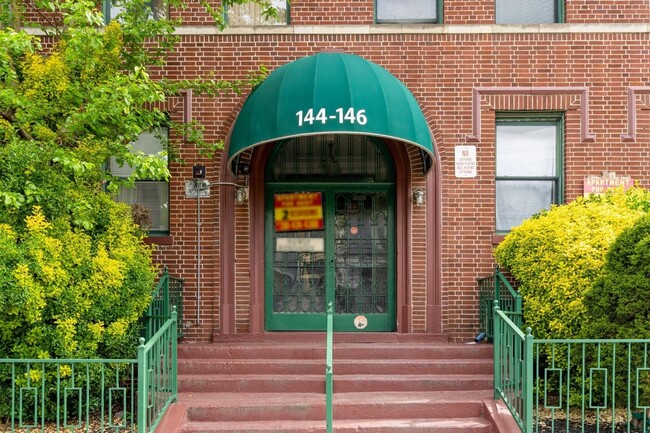 Building Photo - 144 Virginia Ave
