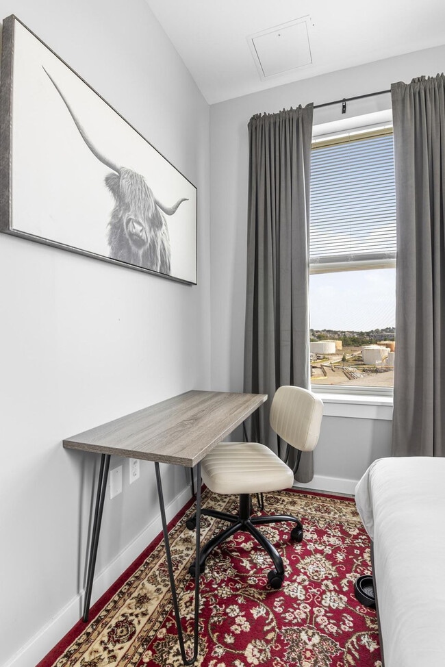 Building Photo - 95 Broadway-SI ID1240381P