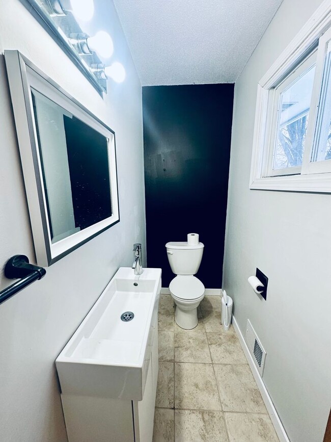 Building Photo - Gorgeous Single Family Home w/ Sundeck and Large Yard!