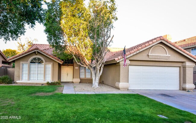 Building Photo - 1360 N Brentwood Pl