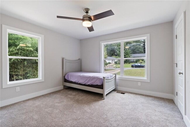 Building Photo - 3439 Jackson Dr