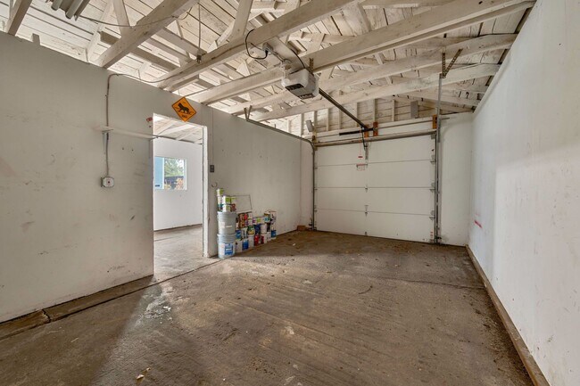 Building Photo - Charming Fully Remodeled 3-Bedroom Home wi...