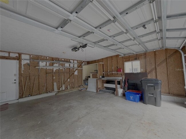 Building Photo - 8532 NW 35 Rd