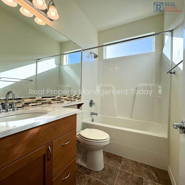 Building Photo - Beautiful 2 Bed Rambler! 55+ Community!