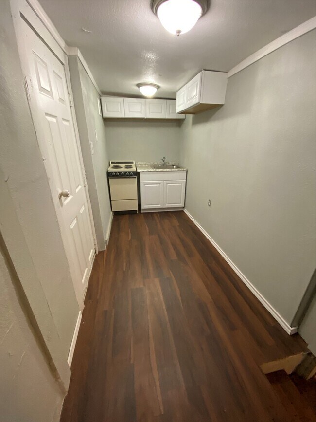 Building Photo - 109 Birchwood Dr