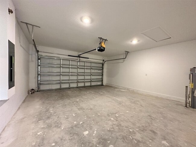 Building Photo - 335 Loch Ct