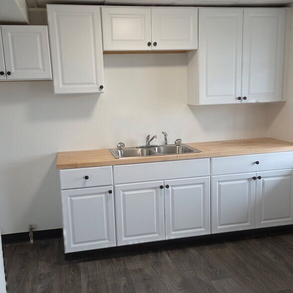 Building Photo - 1411 NW Carden Ave