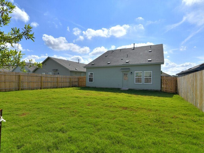 Building Photo - 4 BR/2.5 BA - 1874 SF in San Antonio - WATERWHEEL!!!