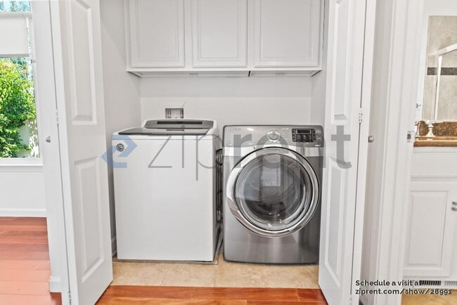 Building Photo - 2213 Rock St