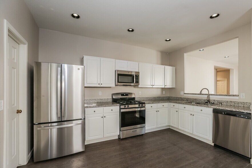 Building Photo - 11209 N 89th Way